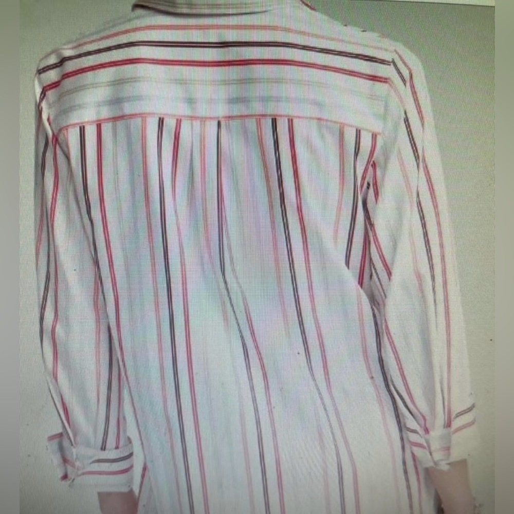 CHICOS NO IRON STRIPED BLOUSE CHICOS SIZE 2 WILL FIT MISSES 12. NWT! - Picture 2 of 7